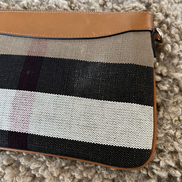 Burberry Crossbody/Wristlet with Straps! - Picture 5 of 14